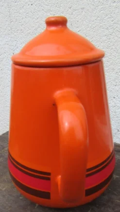 Cafetière orange vintage