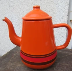 Cafetière orange vintage