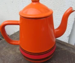 Cafetière orange vintage