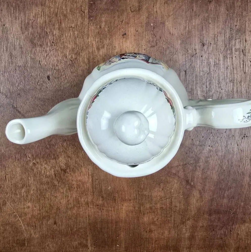 Cafetière Sarreguemines Obernai Henri Loux au long bec – Décor alsacien