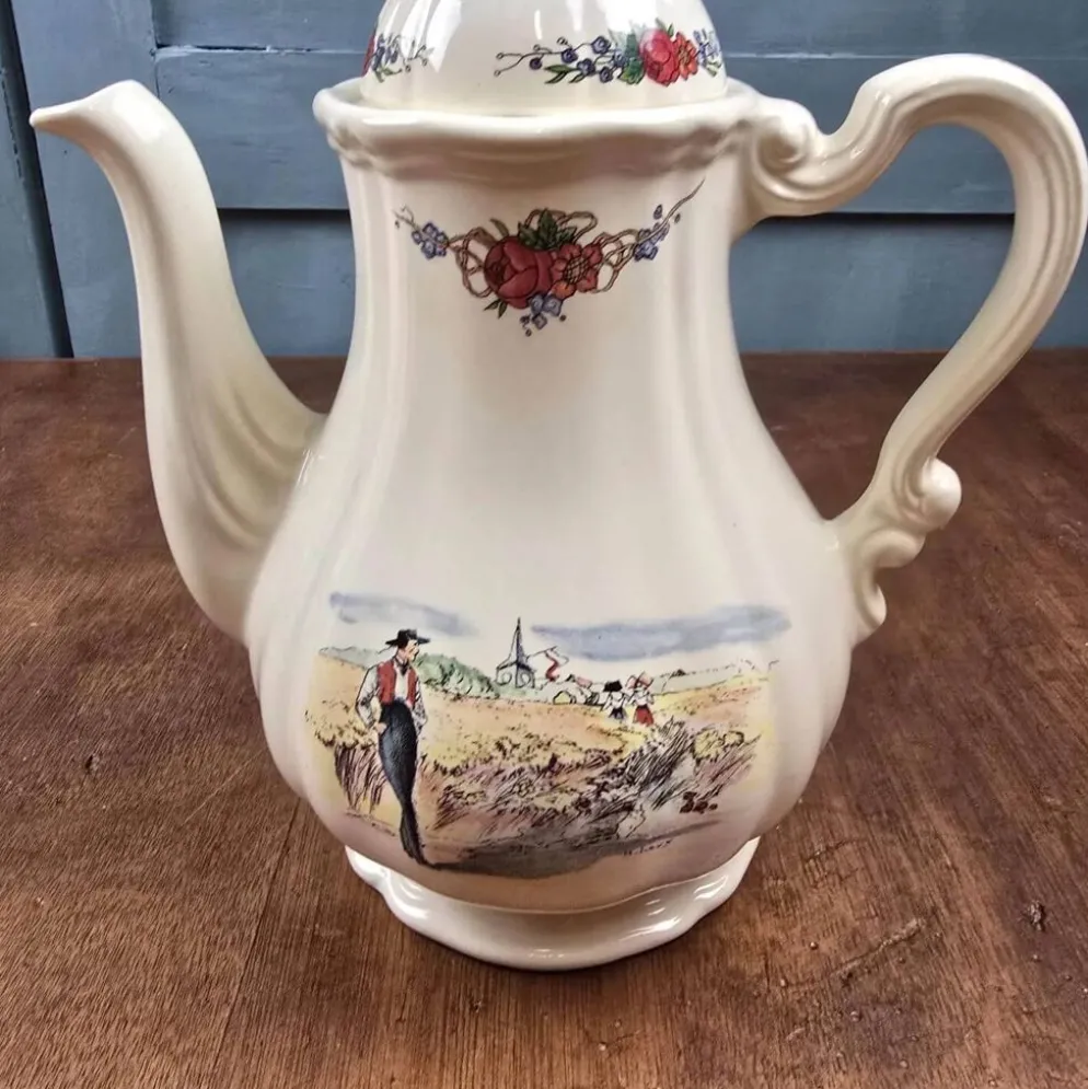 Cafetière Sarreguemines Obernai Henri Loux au long bec – Décor alsacien