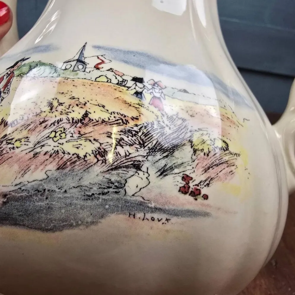 Cafetière Sarreguemines Obernai Henri Loux au long bec – Décor alsacien