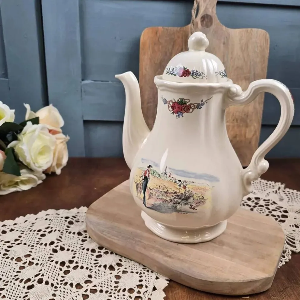 Cafetière Sarreguemines Obernai Henri Loux au long bec – Décor alsacien