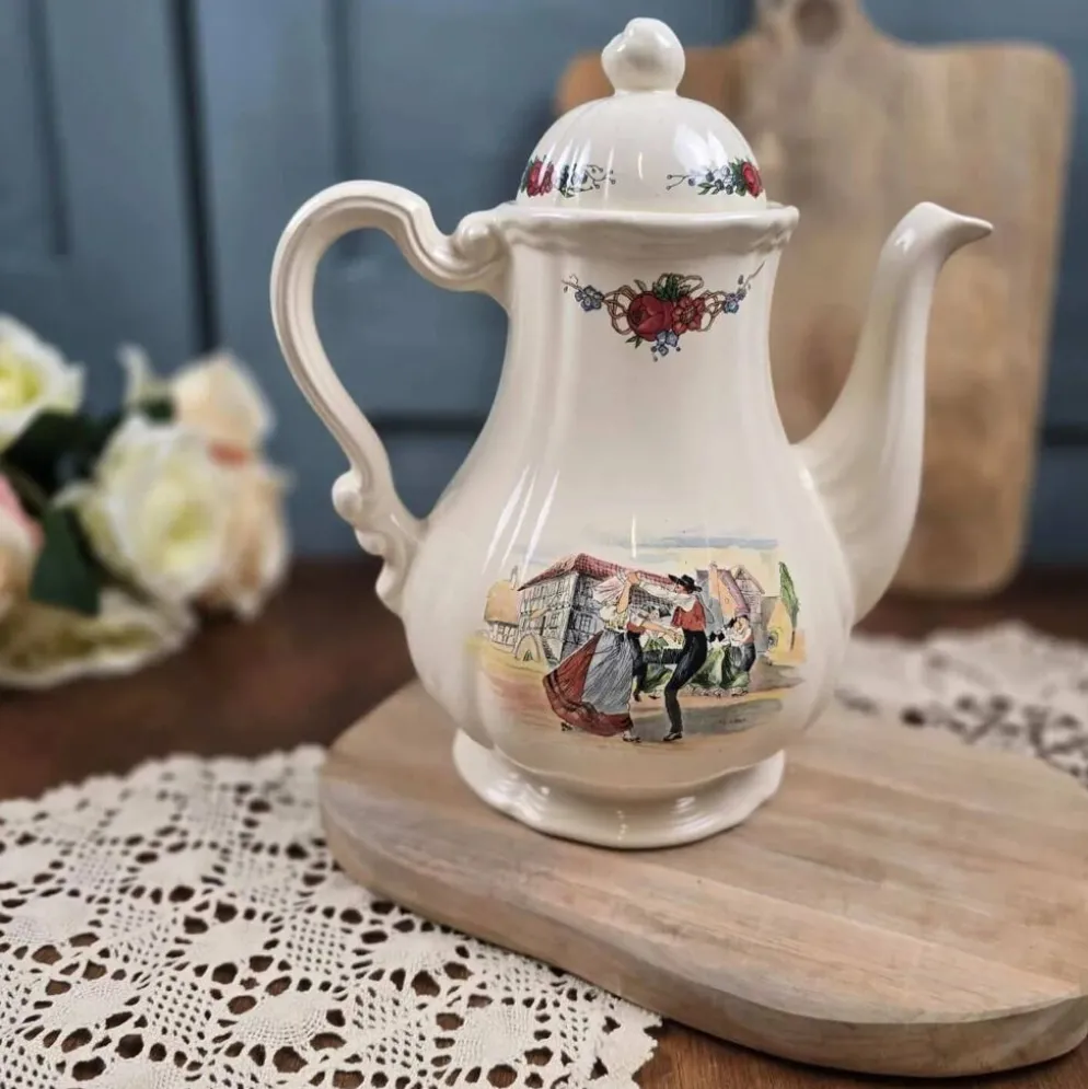 Cafetière Sarreguemines Obernai Henri Loux au long bec – Décor alsacien