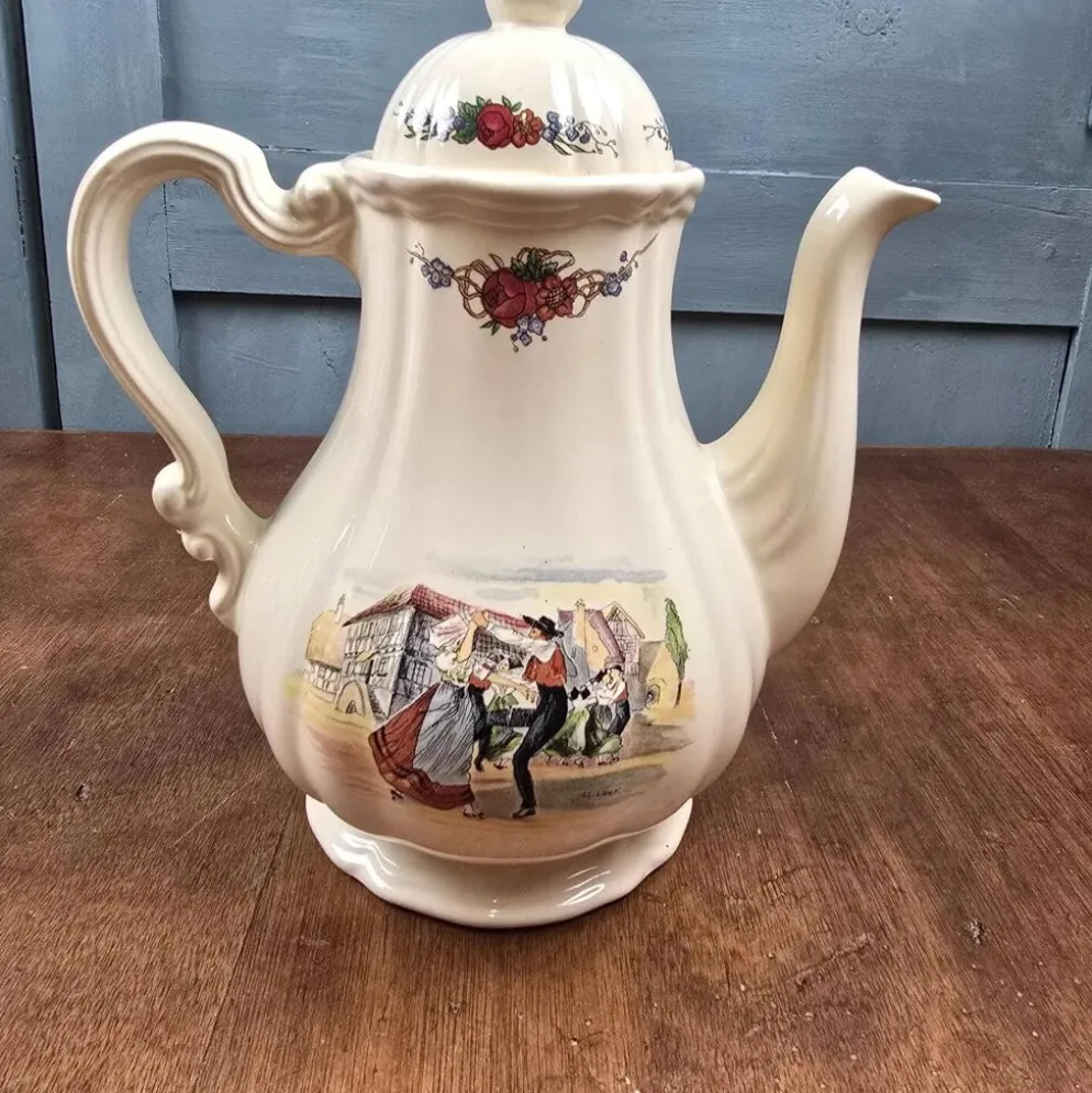 Cafetière Sarreguemines Obernai Henri Loux au long bec – Décor alsacien