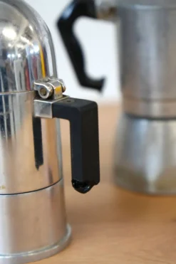Cafetières Moka Bialetti et Alessi des années 1970 – Design italien emblématique