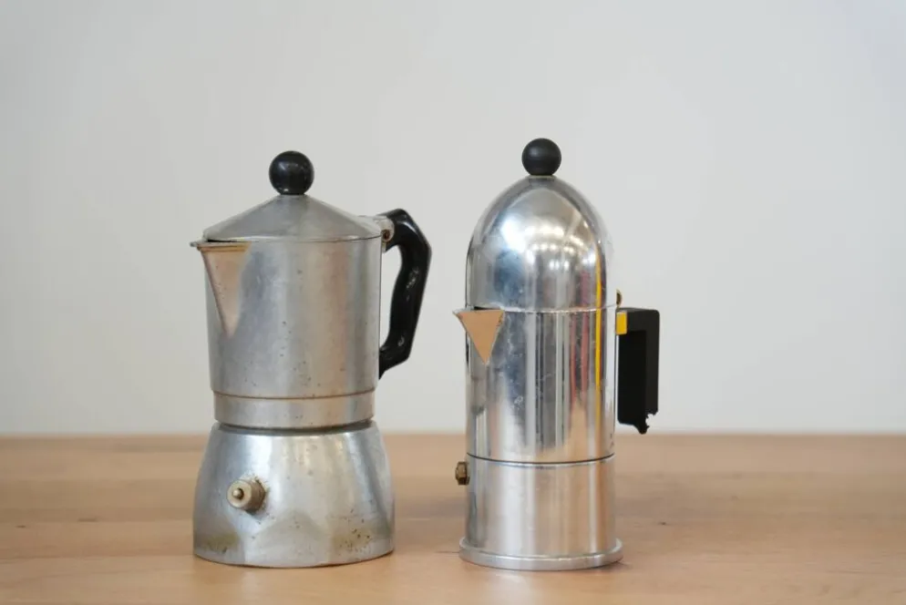Cafetières Moka Bialetti et Alessi des années 1970 – Design italien emblématique