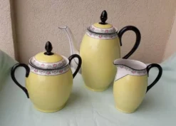 Cafetière sucrier et pot à lait en porcelaine