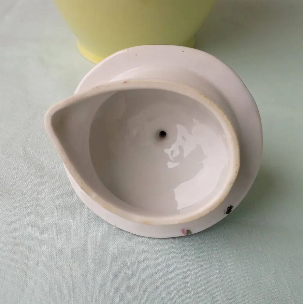 Cafetière sucrier et pot à lait en porcelaine