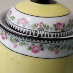 Cafetière sucrier et pot à lait en porcelaine