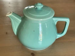 Cafetière vintage en céramique verte