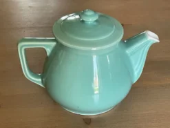 Cafetière vintage en céramique verte