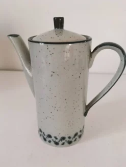 Cafetière vintage en grès moucheté – décor floral bleu marine