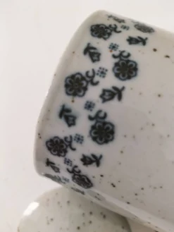 Cafetière vintage en grès moucheté – décor floral bleu marine