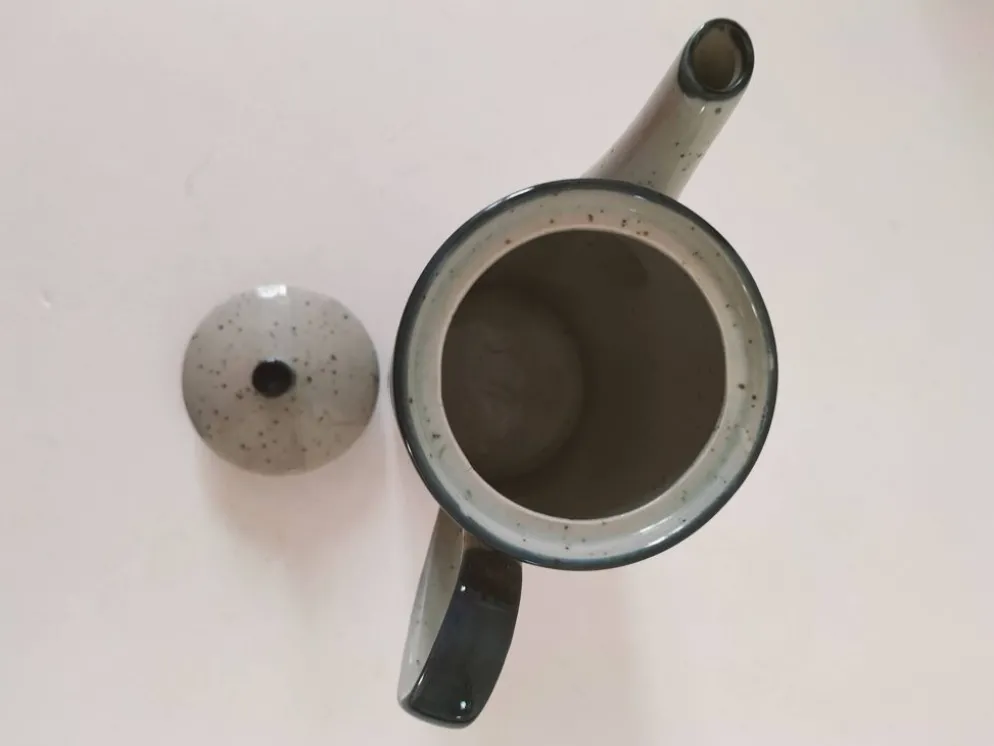 Cafetière vintage en grès moucheté – décor floral bleu marine