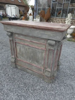 Caisse de magasin en teck patiné gris