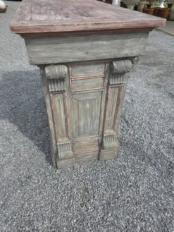 Caisse de magasin en teck patiné gris