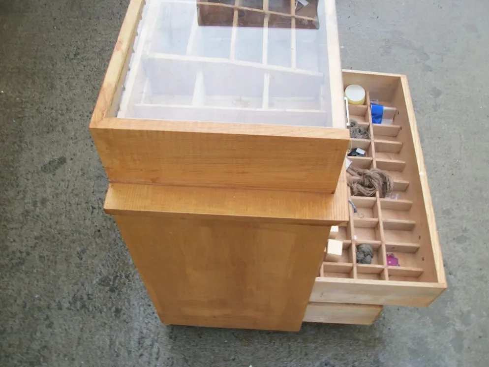 Caisse présentoir de pêche