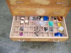 Caisse présentoir de pêche