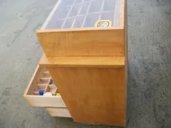 Caisse présentoir de pêche