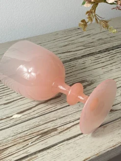 Calice, verre à pied en opaline rose, Portieux