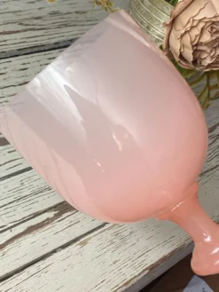 Calice, verre à pied en opaline rose, Portieux