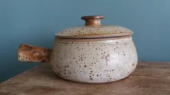 Caquelon couvert soupière en grès de Puisaye signé Jean-Pierre Prud’homme