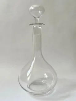 Carafe ancienne en verre avec bouchon – Première moitié du XXe siècle