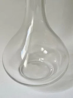 Carafe ancienne en verre avec bouchon – Première moitié du XXe siècle