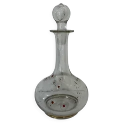 Carafe ancienne en verre soufflé émaillé, décor fleuri, esprit Legras