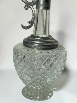 Carafe à décanter vintage en verre ciselé et métal argenté, bouchon dé