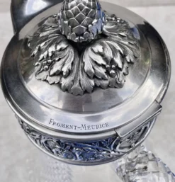 Carafe en cristal de Baccarat, monture en argent signée Froment Meurice