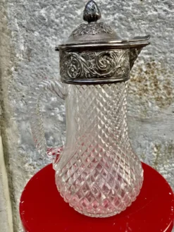 Carafe en cristal de Baccarat, monture en argent signée Froment Meurice