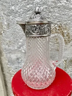 Carafe en cristal de Baccarat, monture en argent signée Froment Meurice