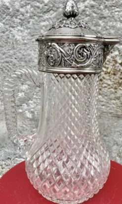 Carafe en cristal de Baccarat, monture en argent signée Froment Meurice