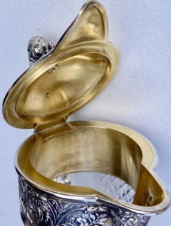Carafe en cristal de Baccarat, monture en argent signée Froment Meurice