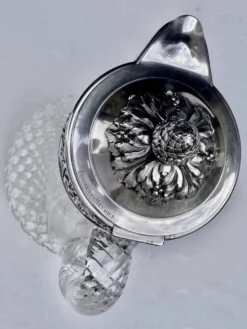 Carafe en cristal de Baccarat, monture en argent signée Froment Meurice