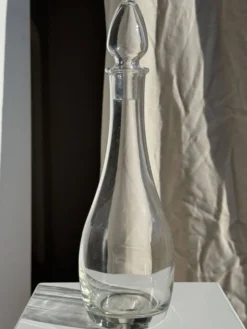 Carafe en verre avec bouchon D11 H35,5
