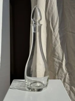 Carafe en verre avec bouchon D11 H35,5