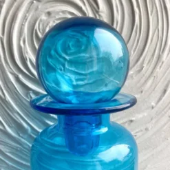 Carafe en verre bouchon boule années 70