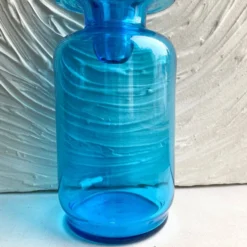 Carafe en verre bouchon boule années 70