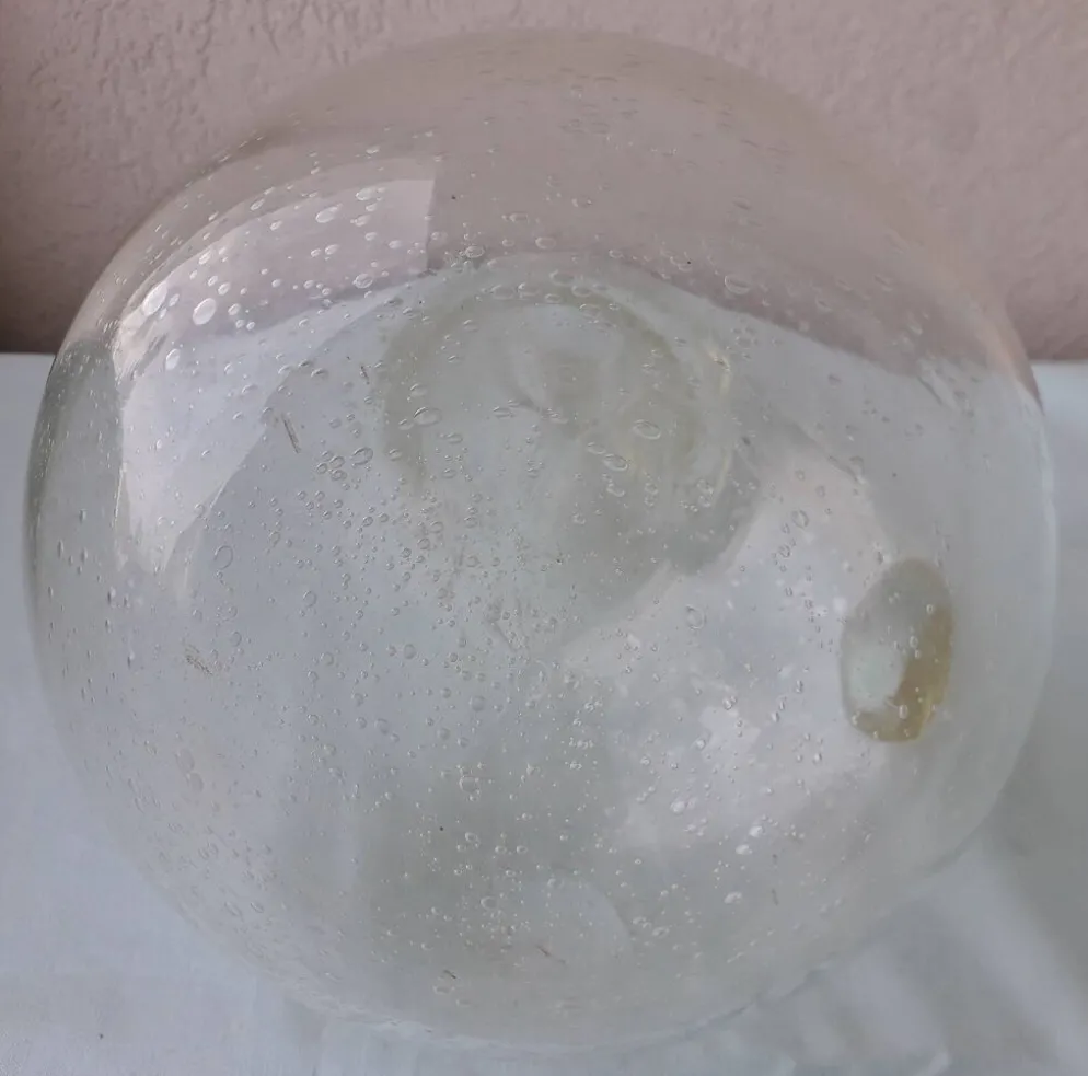 Carafe en verre bullé