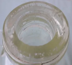 Carafe en verre bullé