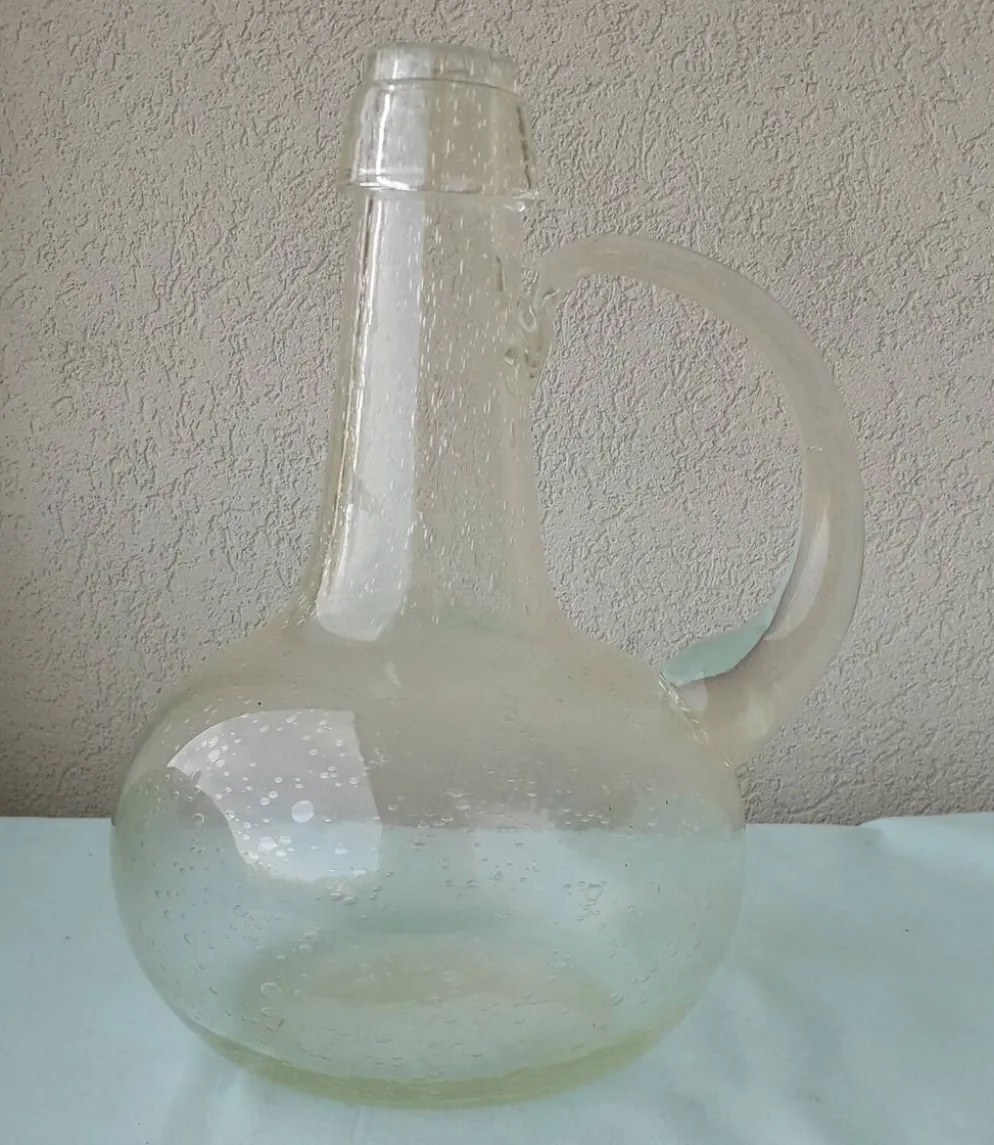 Carafe en verre bullé
