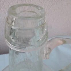 Carafe en verre bullé