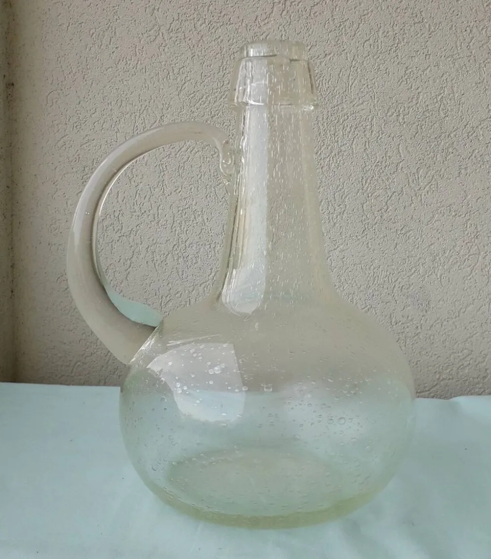 Carafe en verre bullé