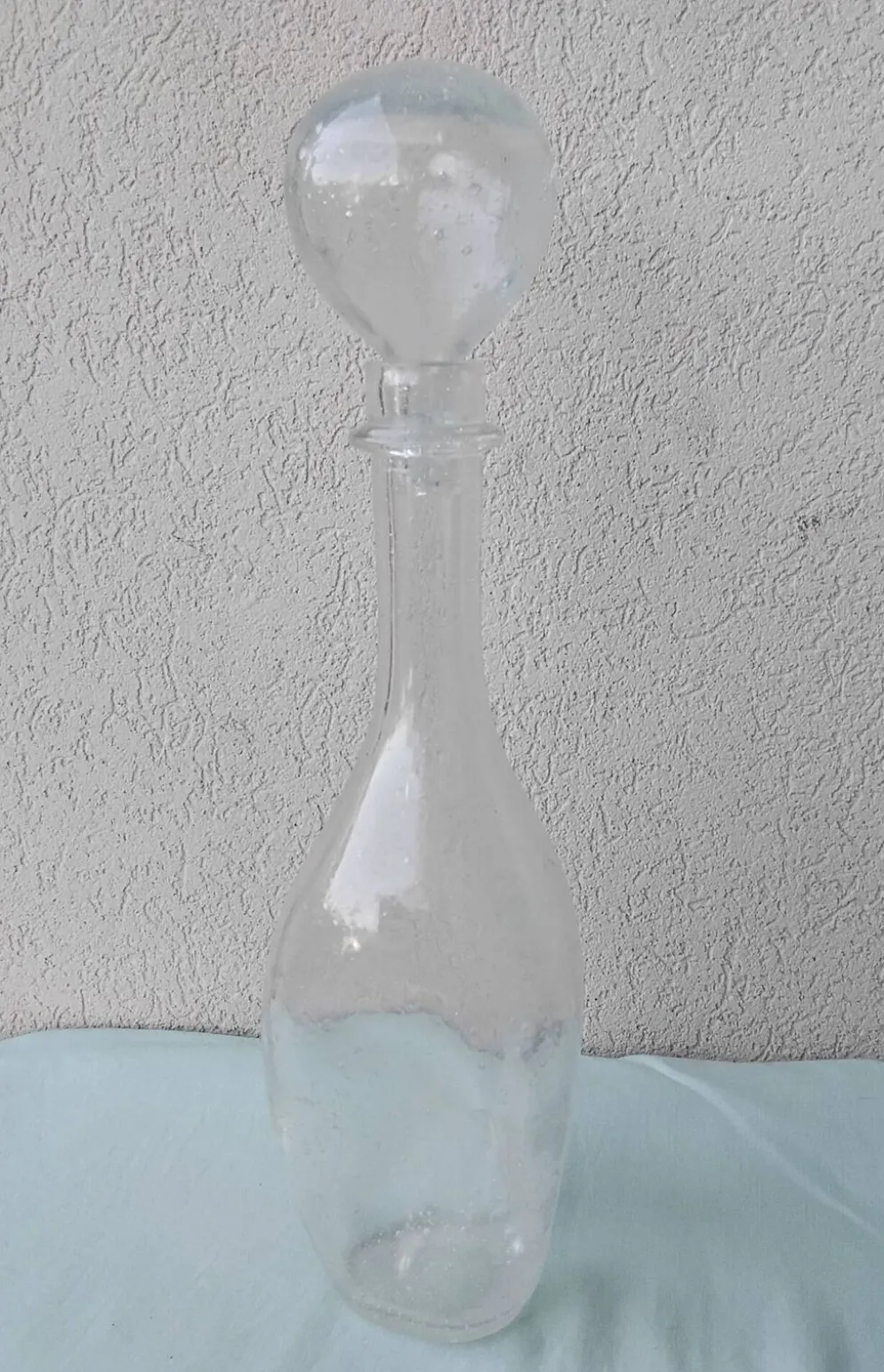 Carafe en verre bullé