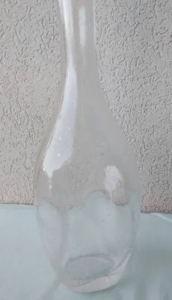 Carafe en verre bullé