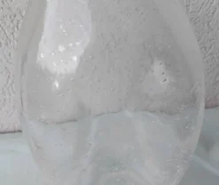 Carafe en verre bullé