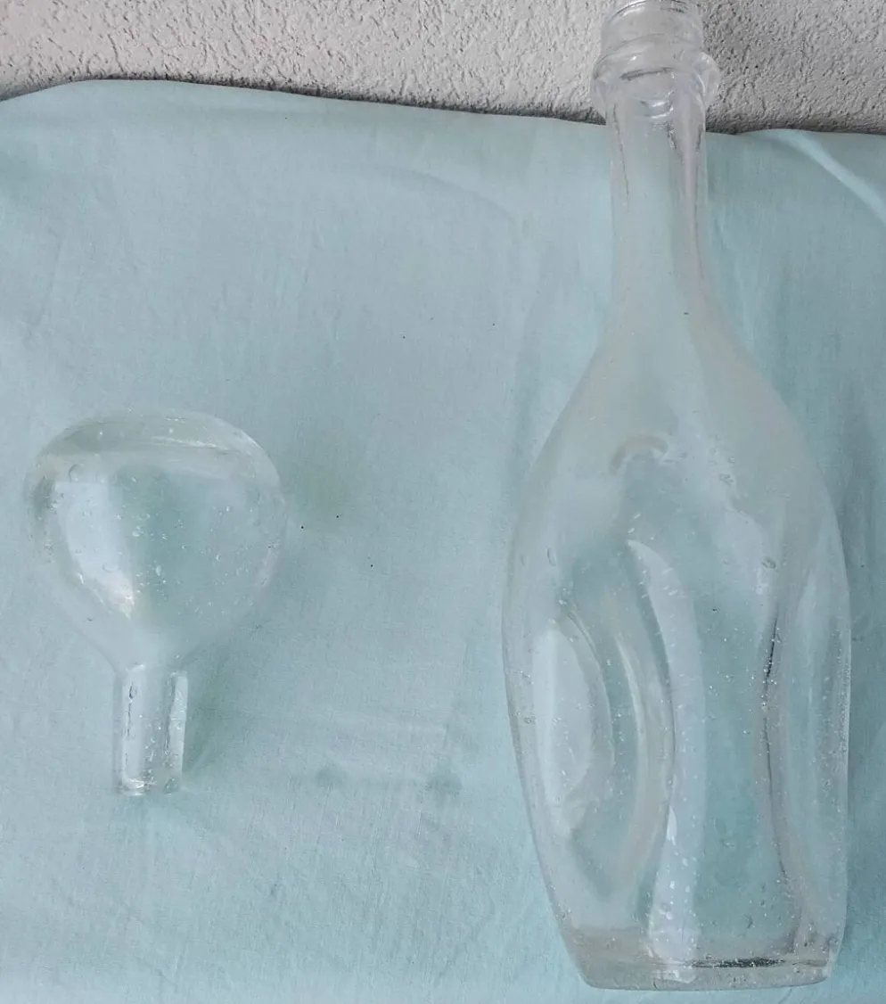 Carafe en verre bullé